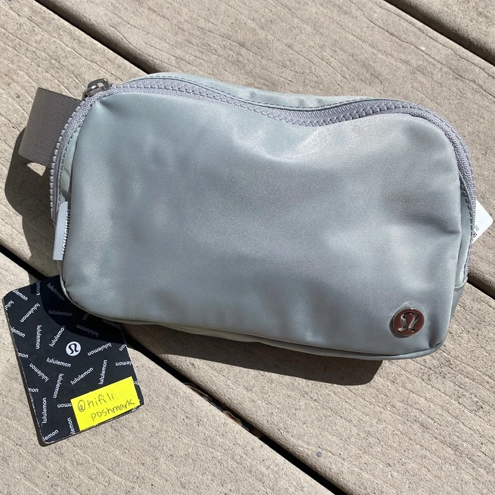 NWT Lululemon everywhere belt bag silver drop 1L extended strap new 🤍 - Picture 1 of 6